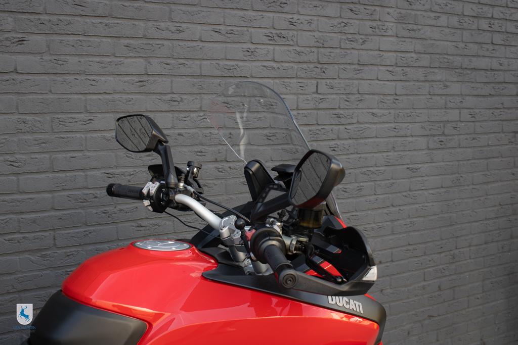 52854717-8.jpg