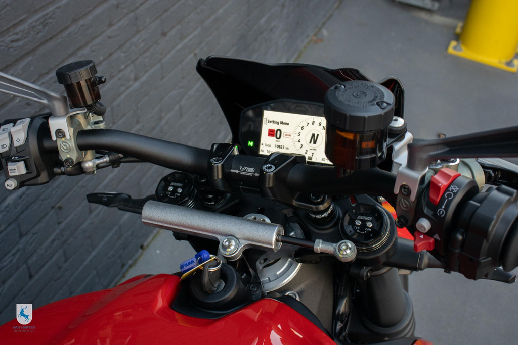 57469983-14.jpg